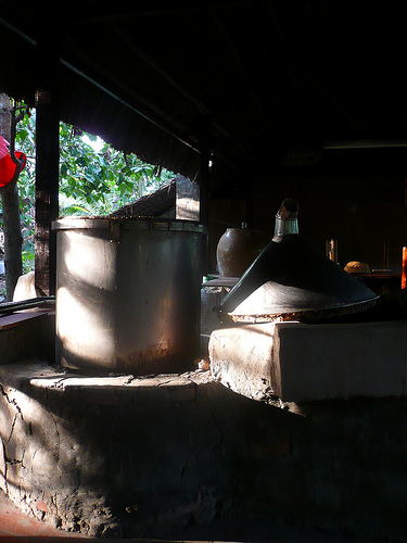 L'alcool de riz du village de Vân, un produit spécial du terroir